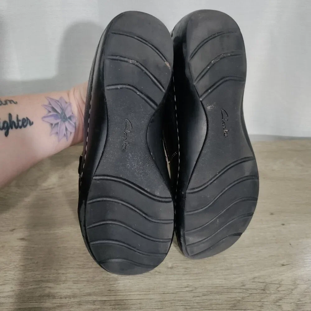 Clarks Black Leather Slip-On Shoes - Picture 7 of 9